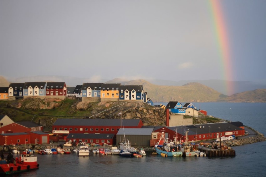 Colorful Greenland. © 2010 Ralph Grizzle