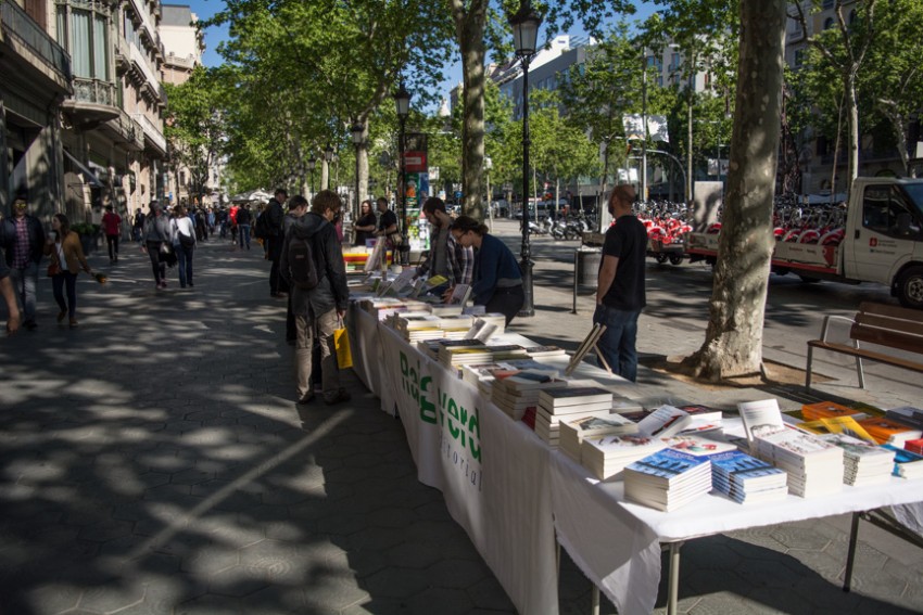On Saturday, booksellers were out on the streets of Barcelona to celebrate Sant Jordi Day, or St. George’s Day.