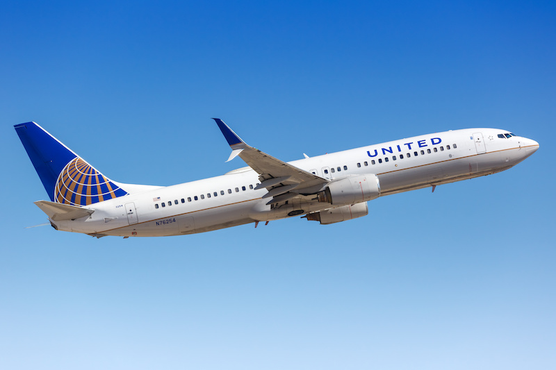 United Airlines Boeing 737-800 